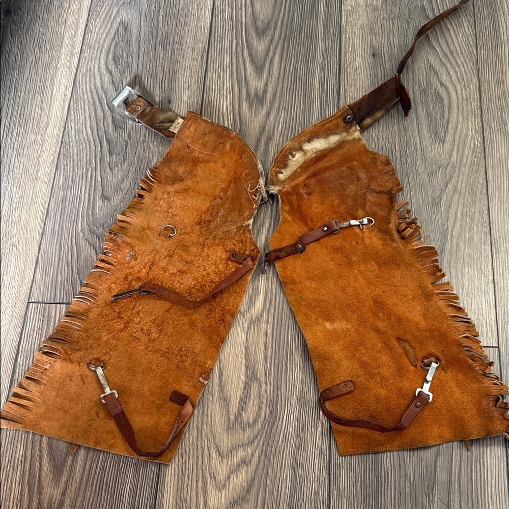 Vintage Sears Brown Leather fringe Chaps size 2 - 4
Authentic rudeo style chaps - Picture 2 of 7